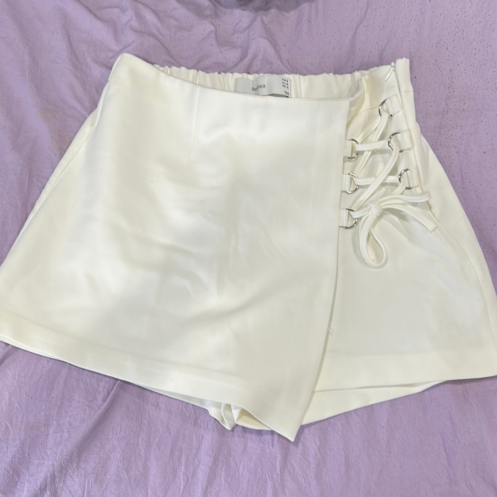 White skort